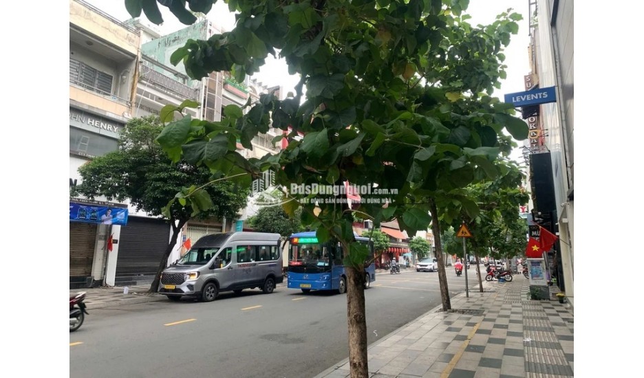 BÁN KHÁCH SẠN QUẬN 1 CŨ, 9 TẦNG + HẦM, TRỆT, LỬNG, SÂN THƯỢNG, TIỆN ÍCH ĐỦ ĐẦY